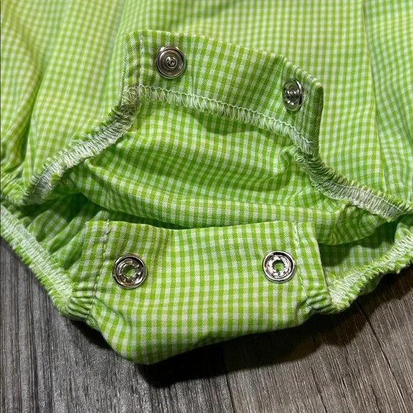 Cute as a bug smocked bubble size 6M made in El Salvador - Picture 3 of 6